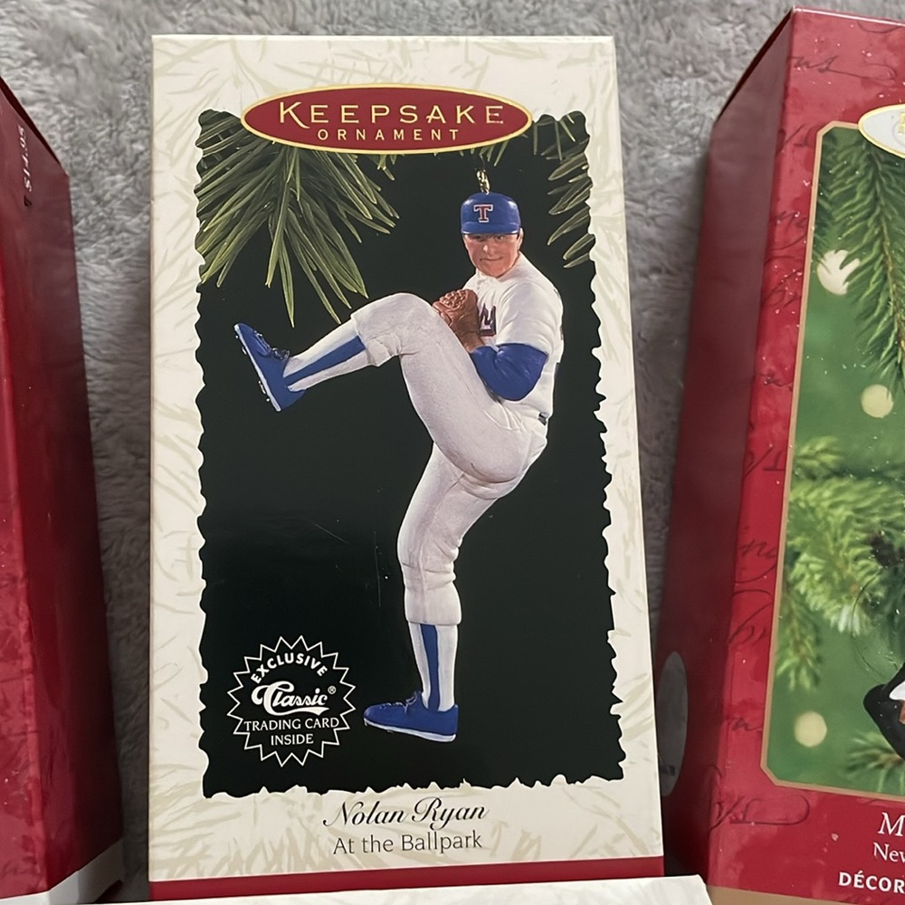 Hallmark keepsakes - Picture 4 of 6